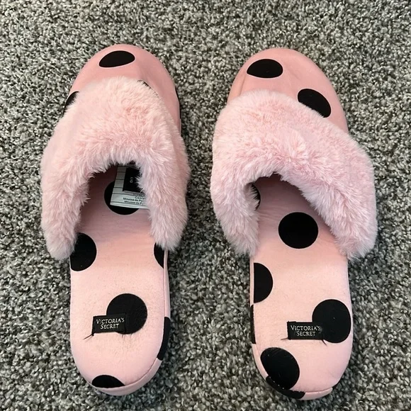 VICTORIA SECRET Pink with Black Polkadots Slippers - Picture 2 of 7